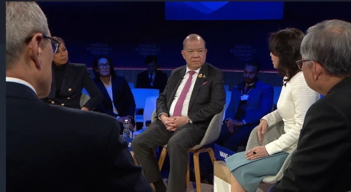 'พิชัย' โชว์วิชั่นดาวอส ประกาศไทยพร้อมเปิดรับการลงทุน  AI-Data Center-PCB