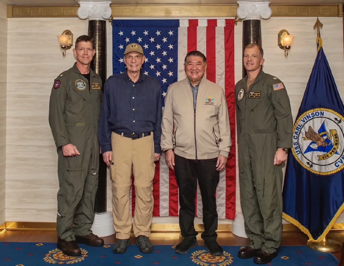 "ภูมิธรรม" ขอบคุณ ทร.สหรัฐฯ ที่เชิญไปดูแสนยานุภาพ "เรือ USS Carl Vinson"
