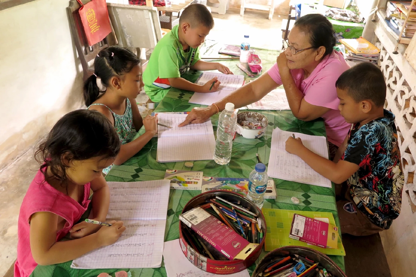 รวมคำขวัญ "วันครู" ตั้งแต่อดีตจนถึงปัจจุบัน - สะท้อนให้เห็นถึงการศึกษาไทย