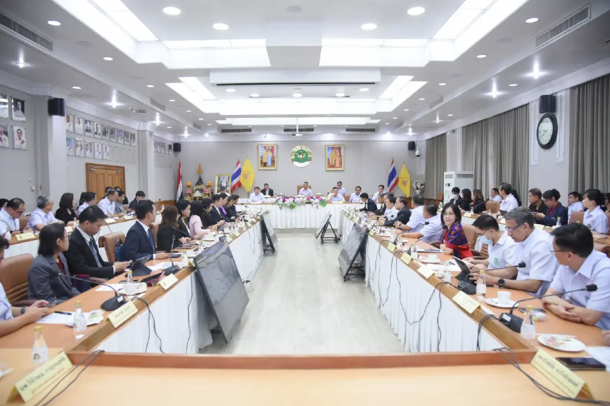 รมว. ลุยงบปี 69 ยกระดับสาธารณสุข พร้อมผลักดันยาไทย - สมุนไพร เพื่อลดการนำเข้า