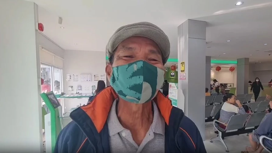 ตาวัย 70 ปี ลุกกดเงินหมื่น ตั้งแต่ตี 2 หวั่นถูกแก๊งคอลฯ หลอกไปก่อน