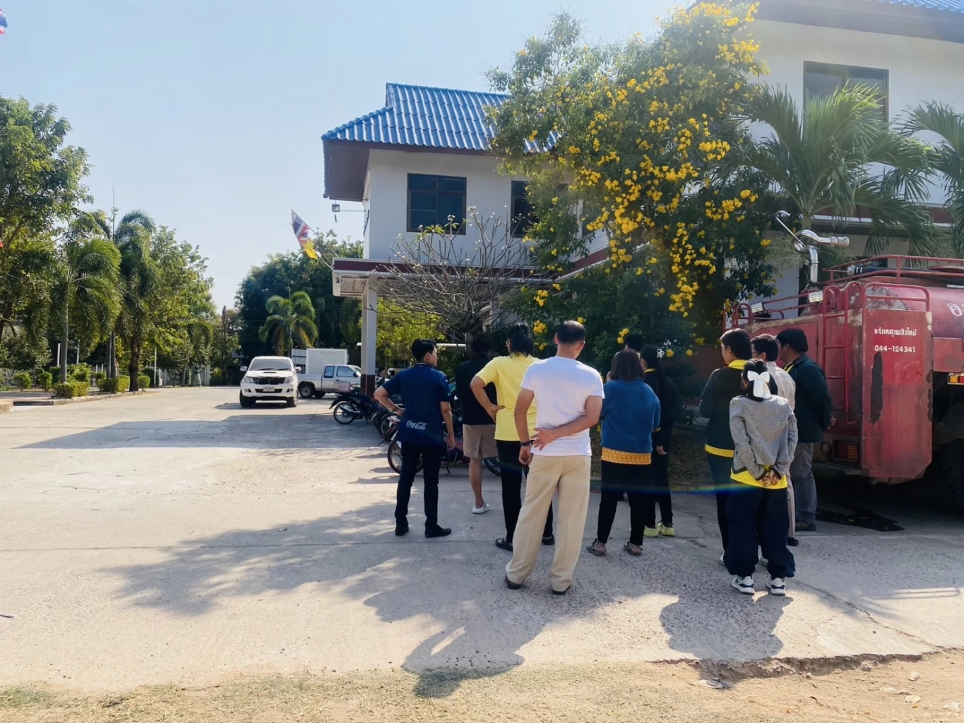 โกลาหลทั้ง อบต. “ด.ต.” บุกทำร้าย “ผอ.กองคลัง” ภรรยา จนท.แตกตื่นปีนบันไดหนี