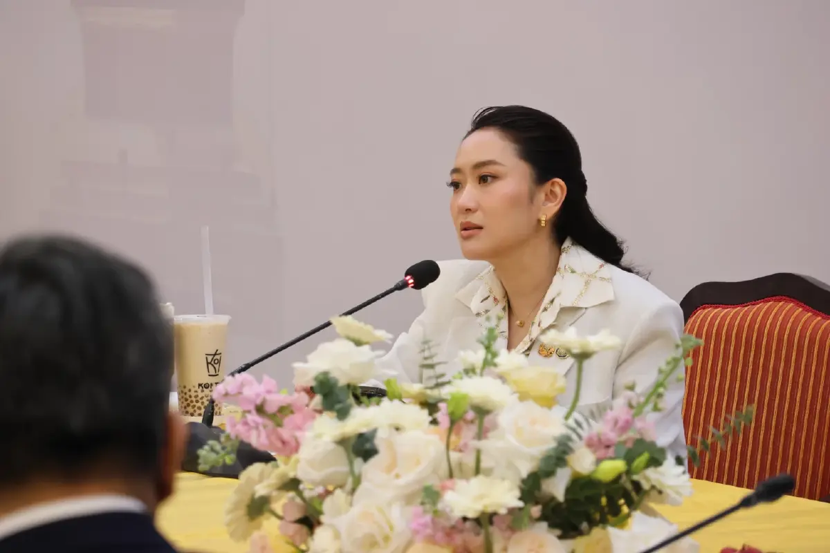 นายกฯ นั่งหัวโต๊ะ ถกหัวหน้าส่วนราชการ ขอทำงานใกล้ชิดไม่มีกำแพง พร้อมกำชับ 3 เรื่อง