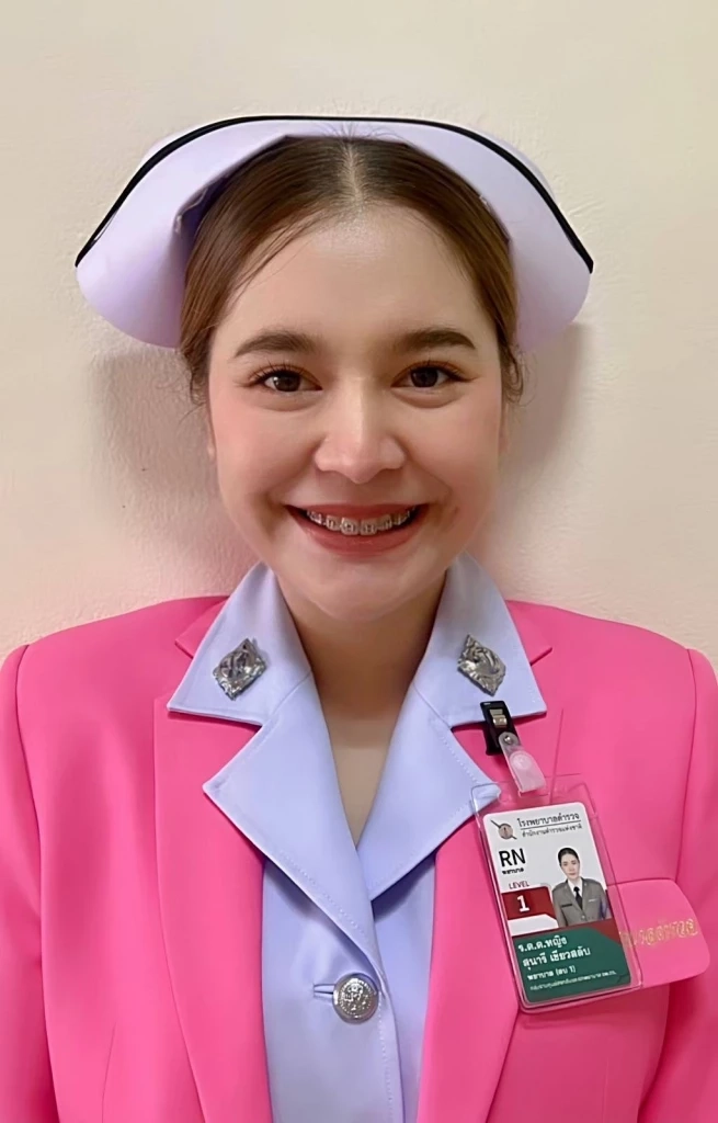 ร.ต.ท.หญิง สุนารี เขียวสลับ 