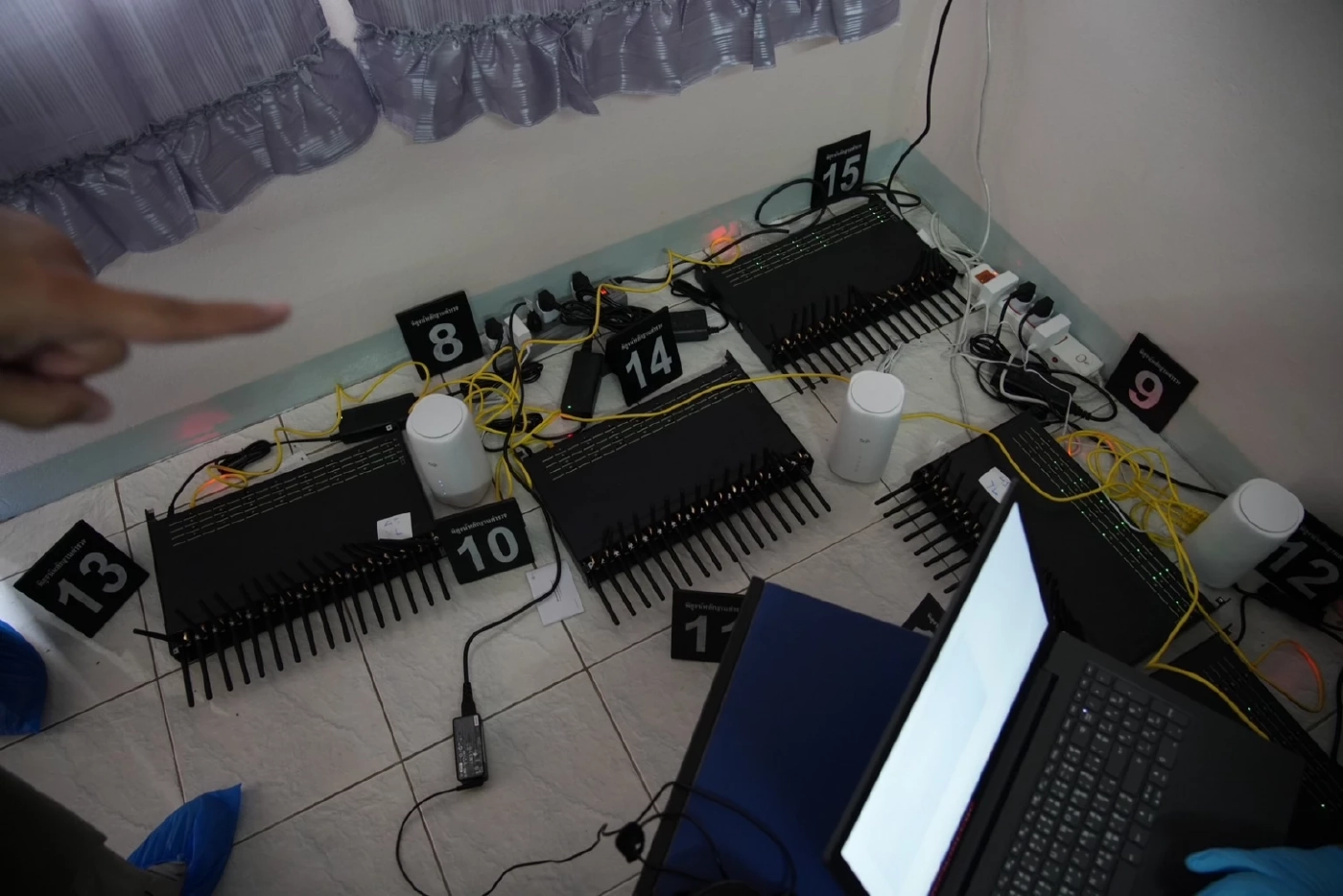 บุกทลายรัง ”ซิมบ็อกซ์“ ซุกกลางกรุง "ตร.ภาค 1" ตัดวงจร "แก๊งคอลฯ" หลอกคนไทย