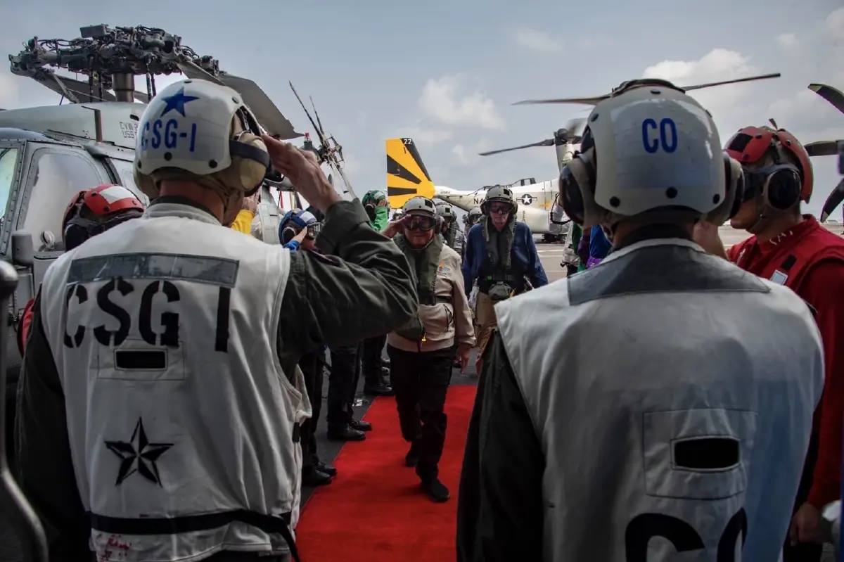 "ภูมิธรรม" ขอบคุณ ทร.สหรัฐฯ ที่เชิญไปดูแสนยานุภาพ "เรือ USS Carl Vinson"