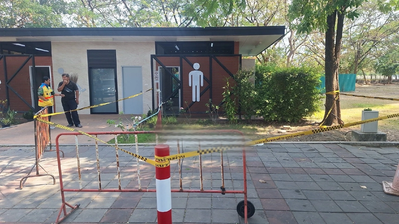 วินาทีช็อก! กล้องวงจรปิดจับภาพ นาทีชายกระโดดสะพาน พบประวัติอาการป่วย