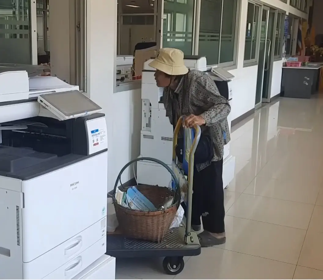 แฉเพื่อนบ้านแสบ ขโมย ATM ยายพิการ กดเงินเกลี้ยงบัญชี เพราะติด "ปั่นสล็อต"