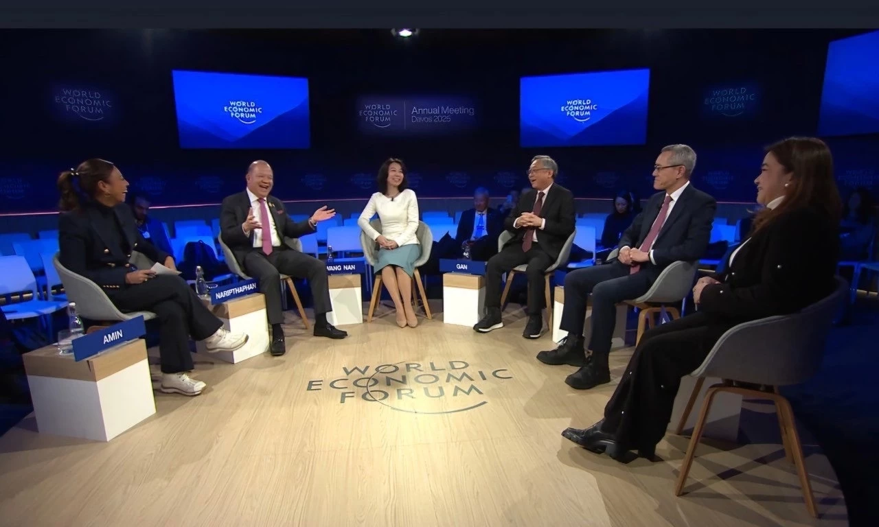 'พิชัย' โชว์วิชั่นดาวอส ประกาศไทยพร้อมเปิดรับการลงทุน  AI-Data Center-PCB