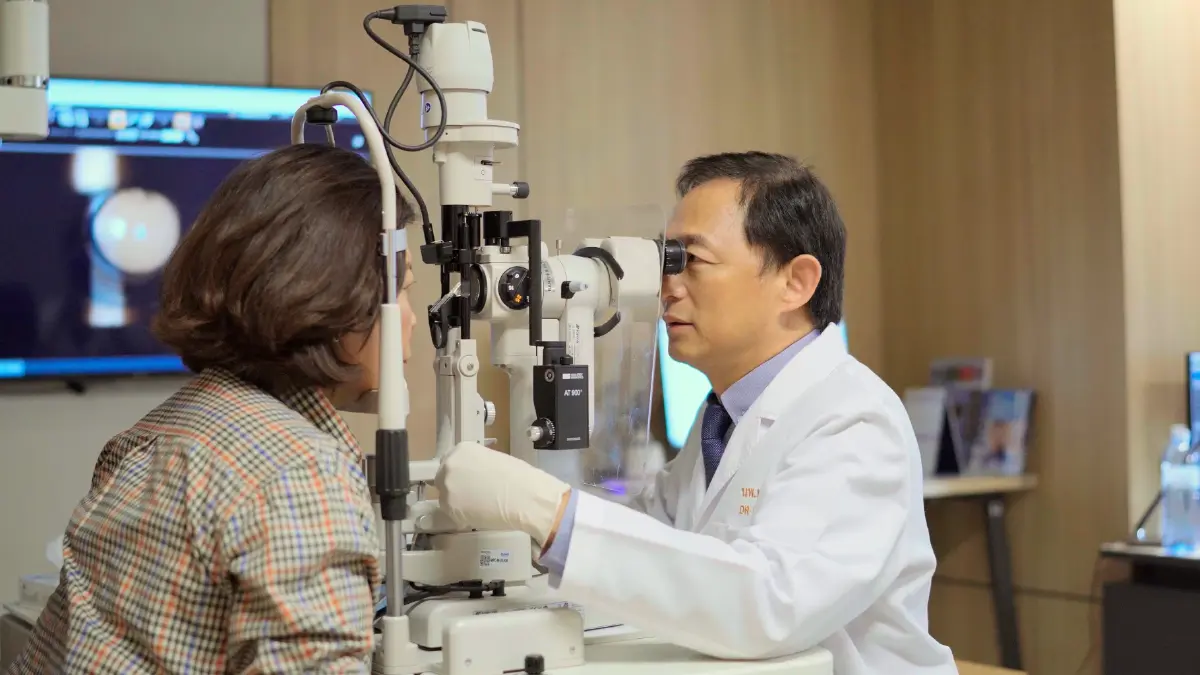 เลือกเทคโนโลยีใหม่ เพื่อการมองเห็นชัดยิ่งกว่า เมดพาร์ค นำ SMILE® pro รักษาสายตาสั้น เอียง