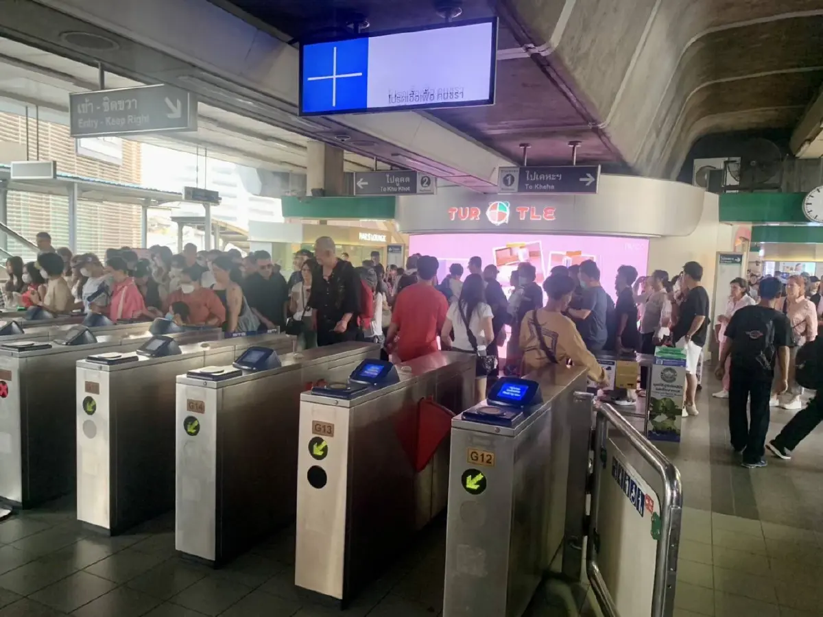 รถไฟฟ้าฟรีวันแรก ดันผู้โดยสารพุ่ง 45%