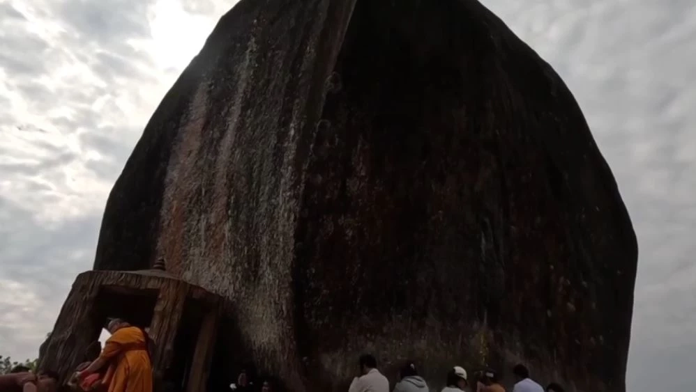 สายบุญเตรียมตัว "เขาคิชฌกูฏ" เปิดให้ขึ้นนมัสการรอยพระพุทธบาท 29 ม.ค.-29 มี.ค.นี้