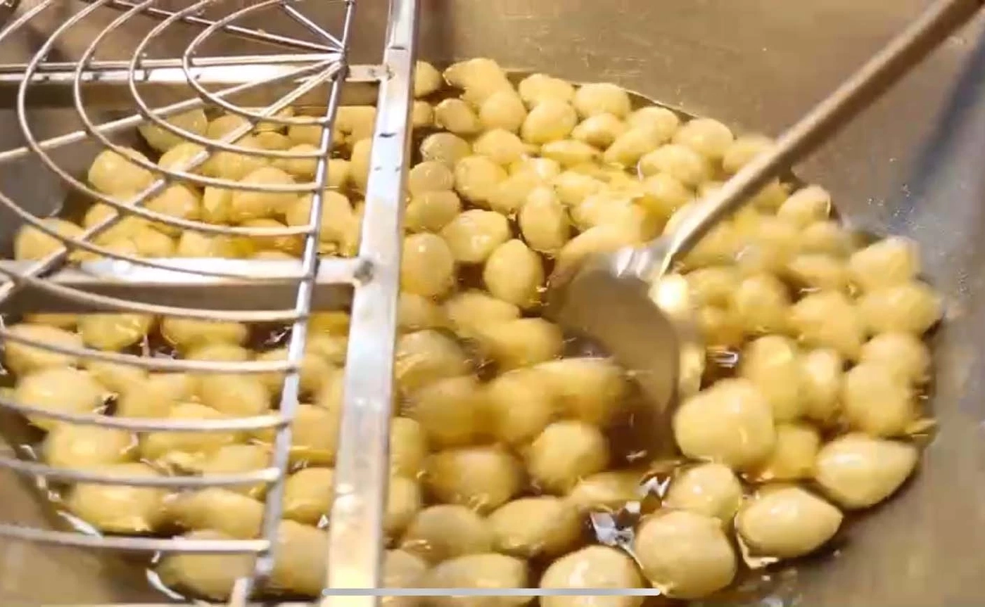 สุดอั้น! ปรับราคาลูกชิ้นยืนกินบุรีรัมย์ วอนลูกค้าเห็นใจ