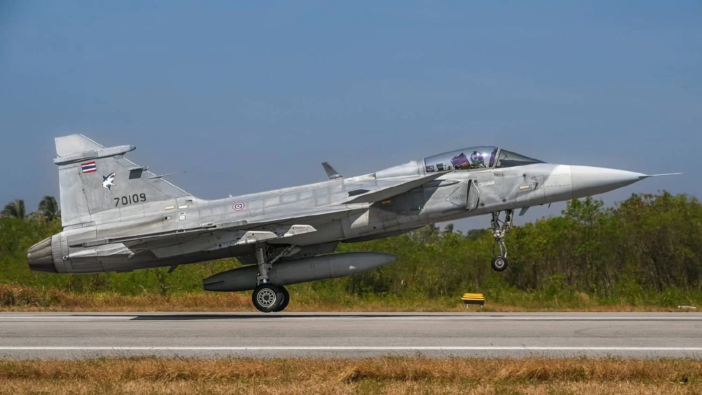 "ทัพฟ้า" Test “กริพเพน” บินขึ้น-ลงบนถนนหลวงครั้งแรก 27 ก.พ.นี้