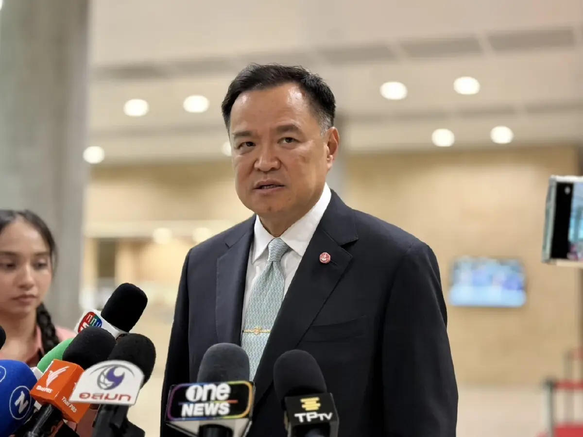 อนุทิน ชาญวีรกูล รองนายกรัฐมนตรี และรมว.มหาดไทย 