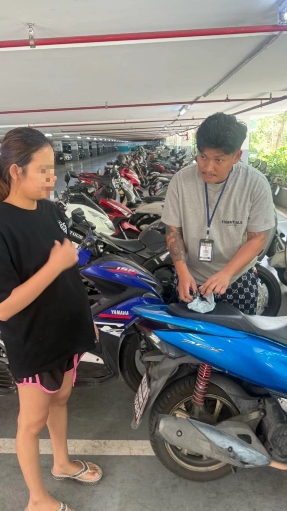 รวบหนุ่มบาร์โฮสคนดัง พร้อมสาวคนสนิท ลอบขายบุหรี่ไฟฟ้าให้ลูกค้า