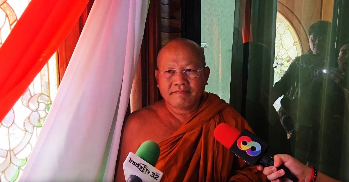 ยอมสึกแล้ว! "เจ้าอาวาส" อ้างเซลฟี่คู่สาว แต่ไม่ได้ร่วมเพศ