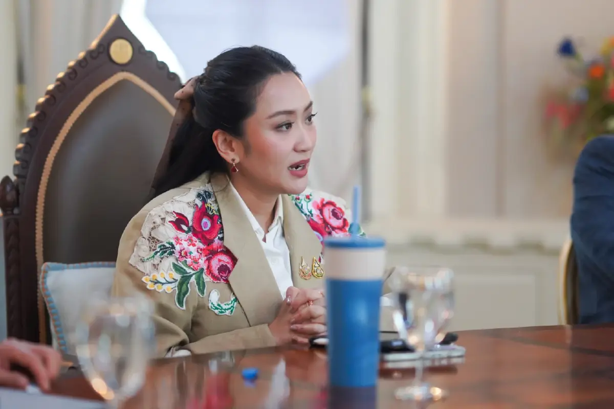 "นายกฯอิ๊งค์" โชว์ภาพ หารือ"ผู้นำเหล่าทัพ" คุยความมั่นคง และความปลอดภัย