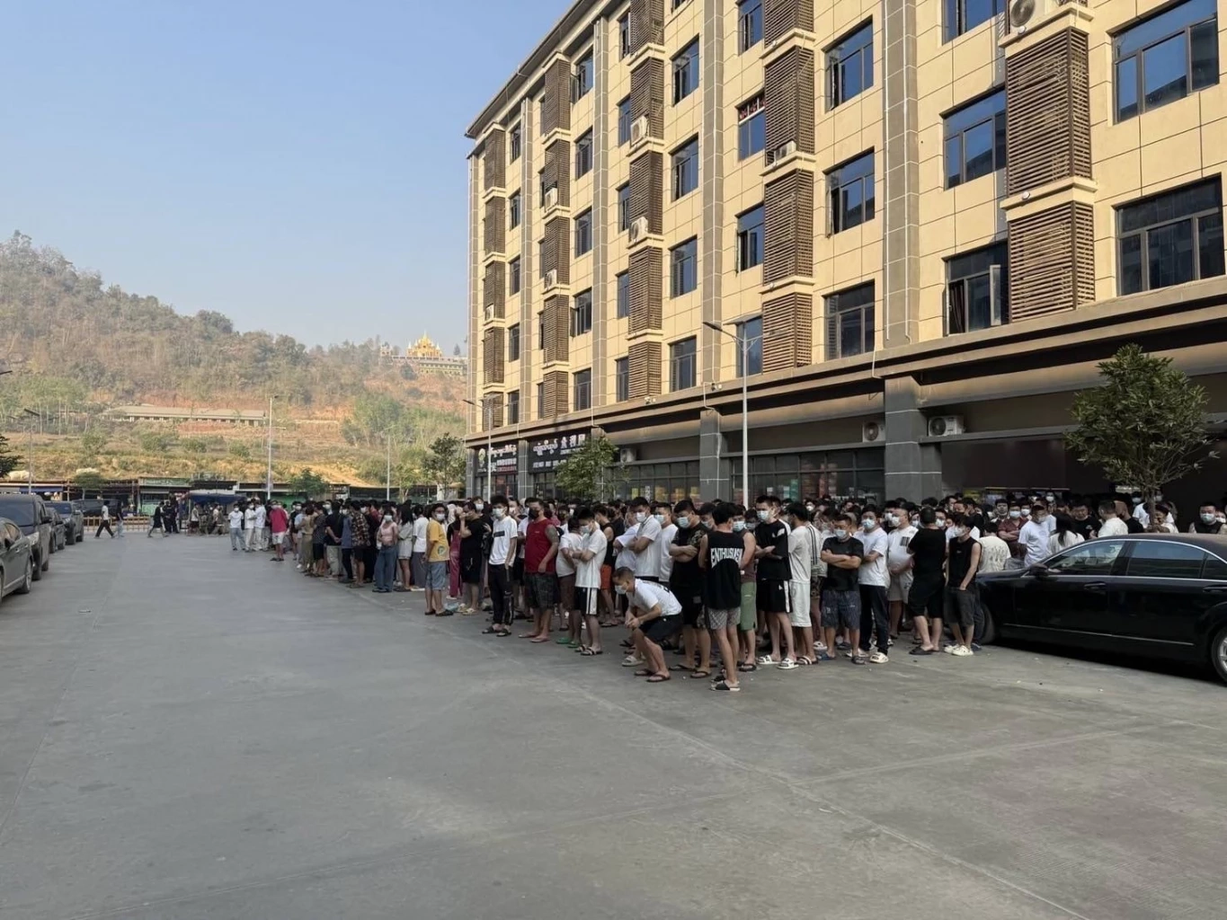 “หม่อง ชิต ตู่” นำกำลังทลายฐานจีนเทาเมียวดี ช่วยเหยื่อครึ่งพัน