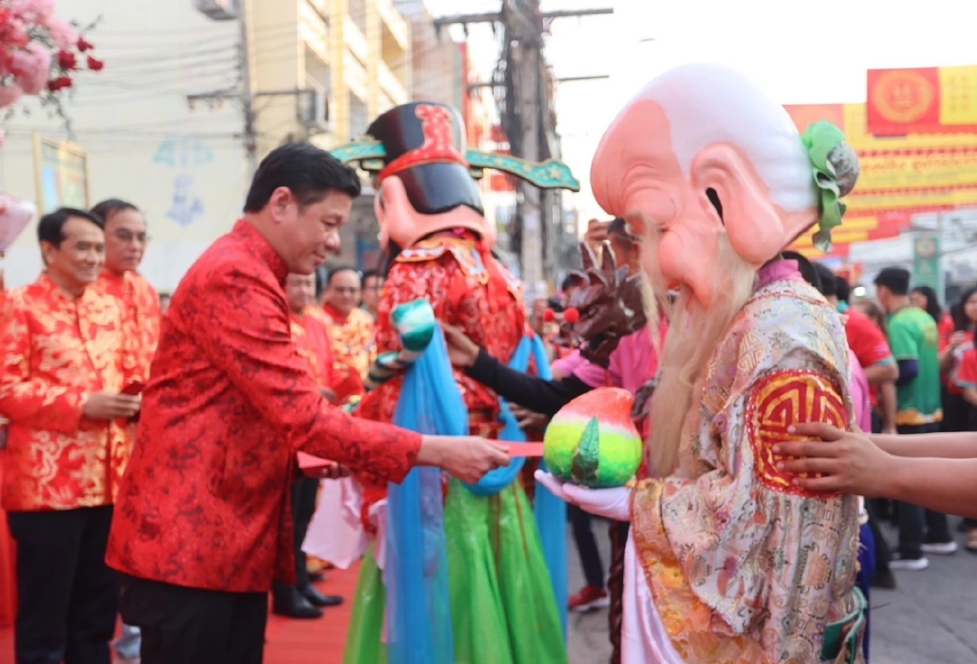 ออมสินร่วมงาน 'ประเพณีแห่เจ้าพ่อ-เจ้าแม่ปากน้ำโพ' ตรุษจีนนครสวรรค์