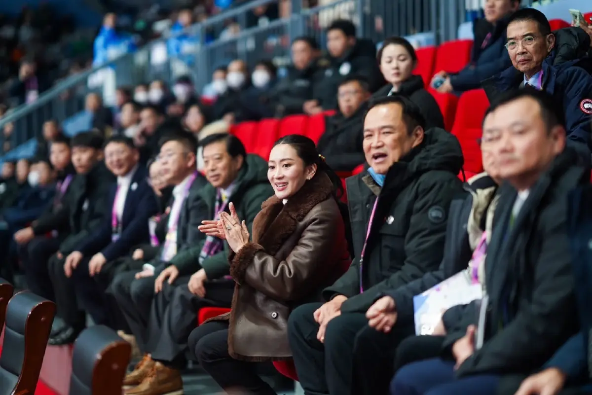 เกาะขอบสนาม! นายกฯ เชียร์ไทยสู้ศึก เอเชียนเกมส์ฤดูหนาว (มีคลิป)