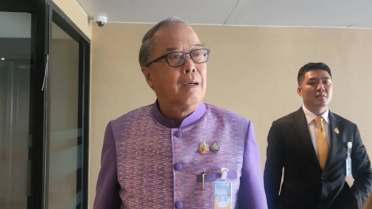 ชูศักดิ์ ศิรินิล รมต.สำนักนายกรัฐมนตรี และฝ่ายกฎหมายพรรคเพื่อไทย 