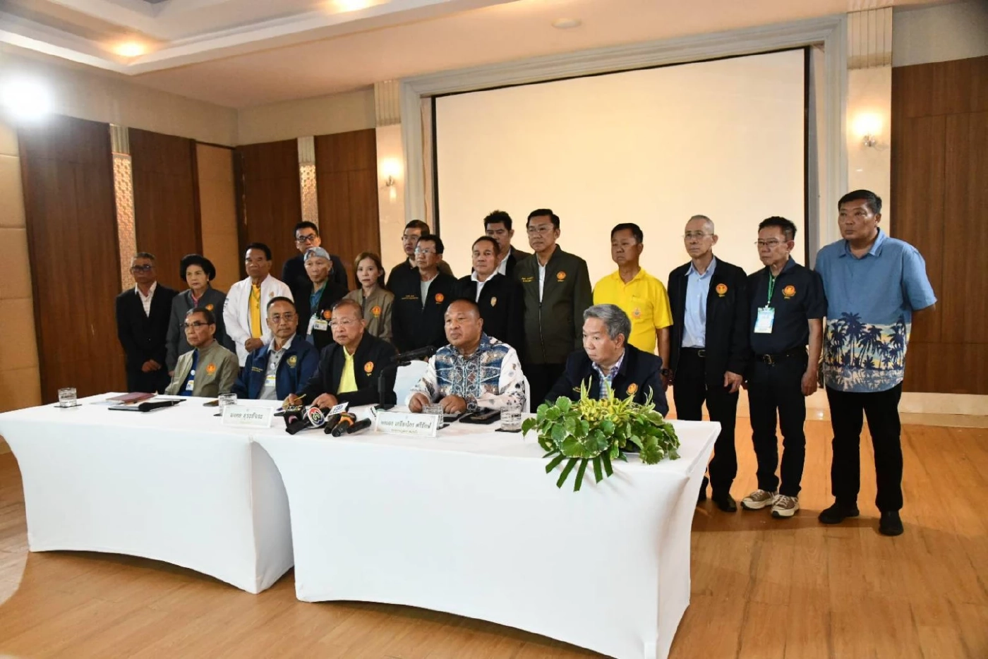 "ประธานวุฒิสภา" นำทีมแถลงด่วน โต้คดี "ฮั้วเลือก สว. 67"