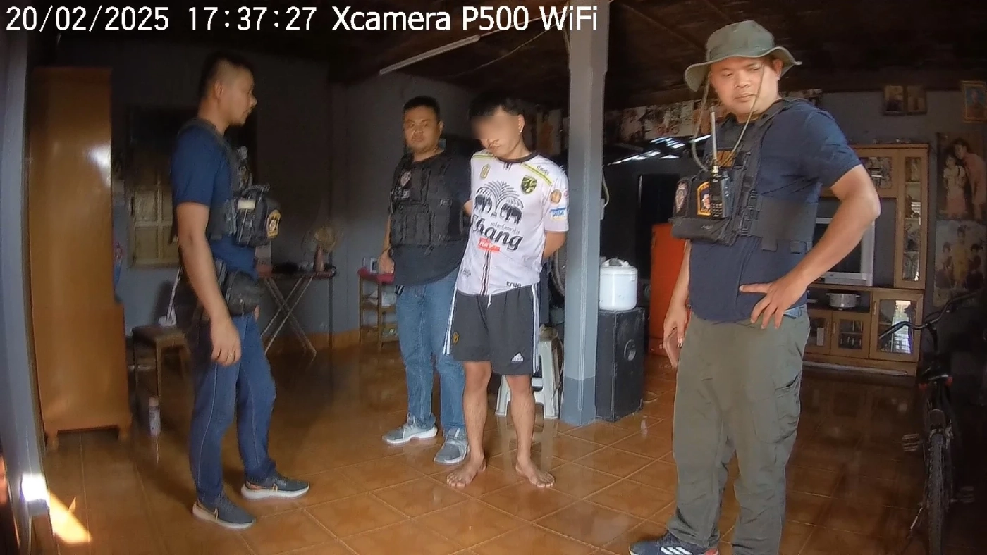 ตร.บุกจับหนุ่มค้ายา ค้นตัวไม่พบของกลาง ที่แท้อมไว้ในปาก