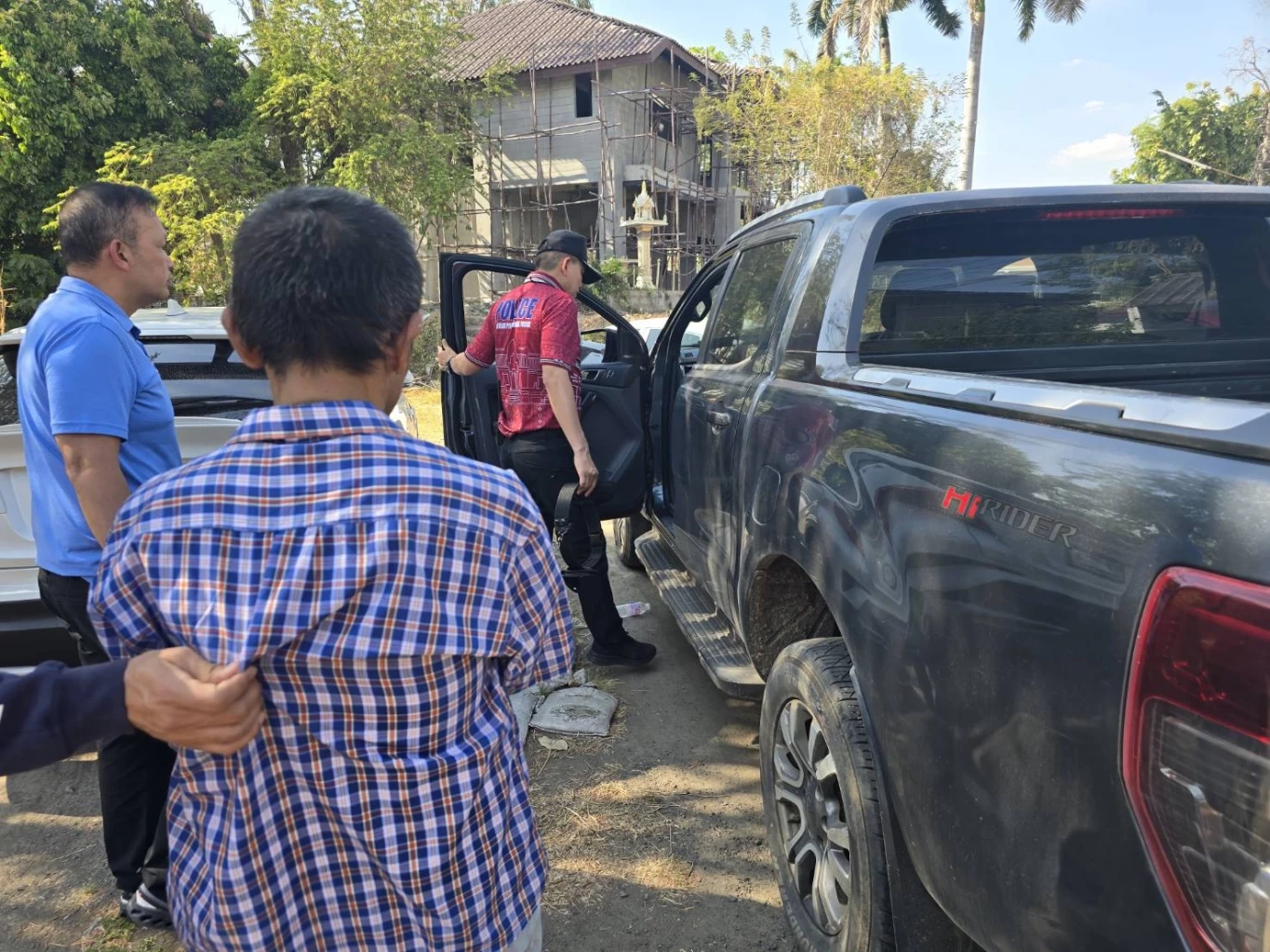 จับแล้ว! โจรลักรถจากศูนย์ ซิ่งหนีชิงทรัพย์ดะ เป็นอดีตตำรวจ