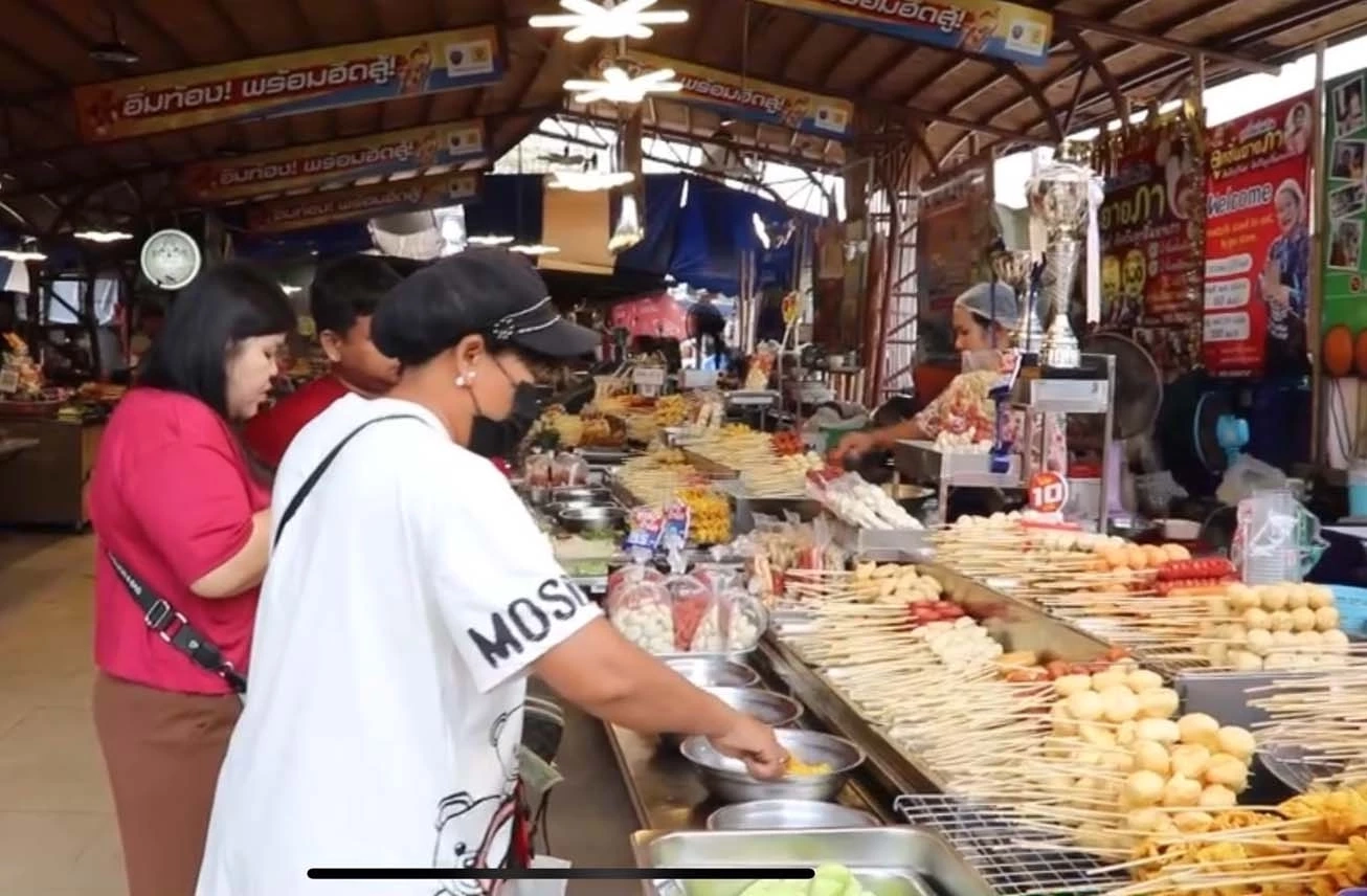 สุดอั้น! ปรับราคาลูกชิ้นยืนกินบุรีรัมย์ วอนลูกค้าเห็นใจ