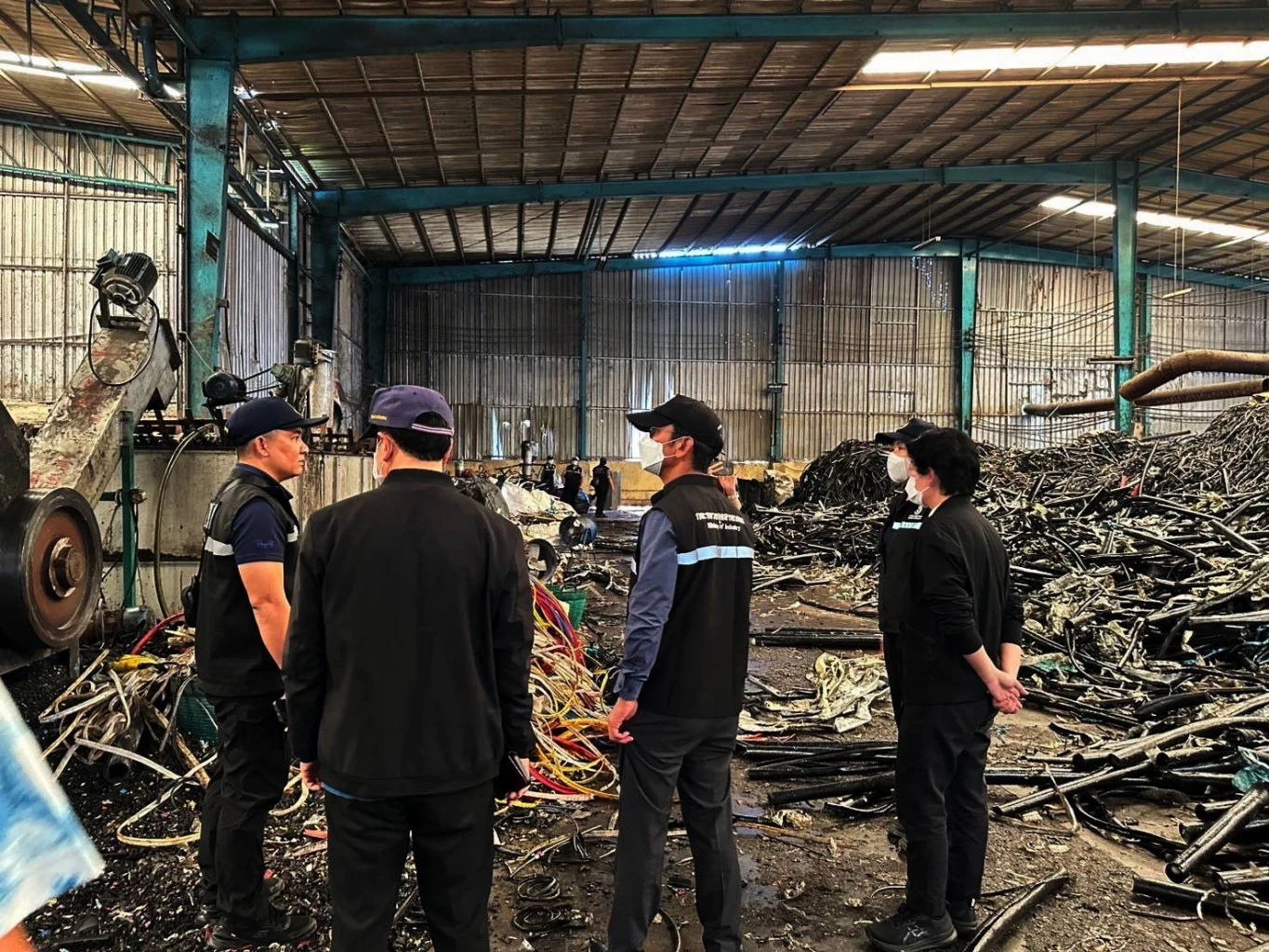 "เอกนัฏ" ถอนรากถอนโคน โรงงานพลาสติกเถื่อนเพลิงไหม้ (มีคลิป)