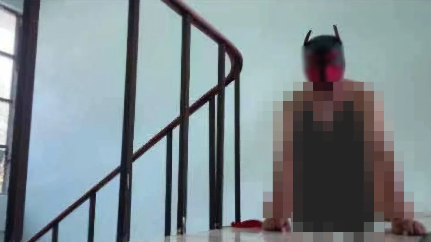 พ่อพิมพ์ฉาวอีก "สวมหน้ากากแบทแมน" มีพฤติกรรมวิตถารในโรงเรียน