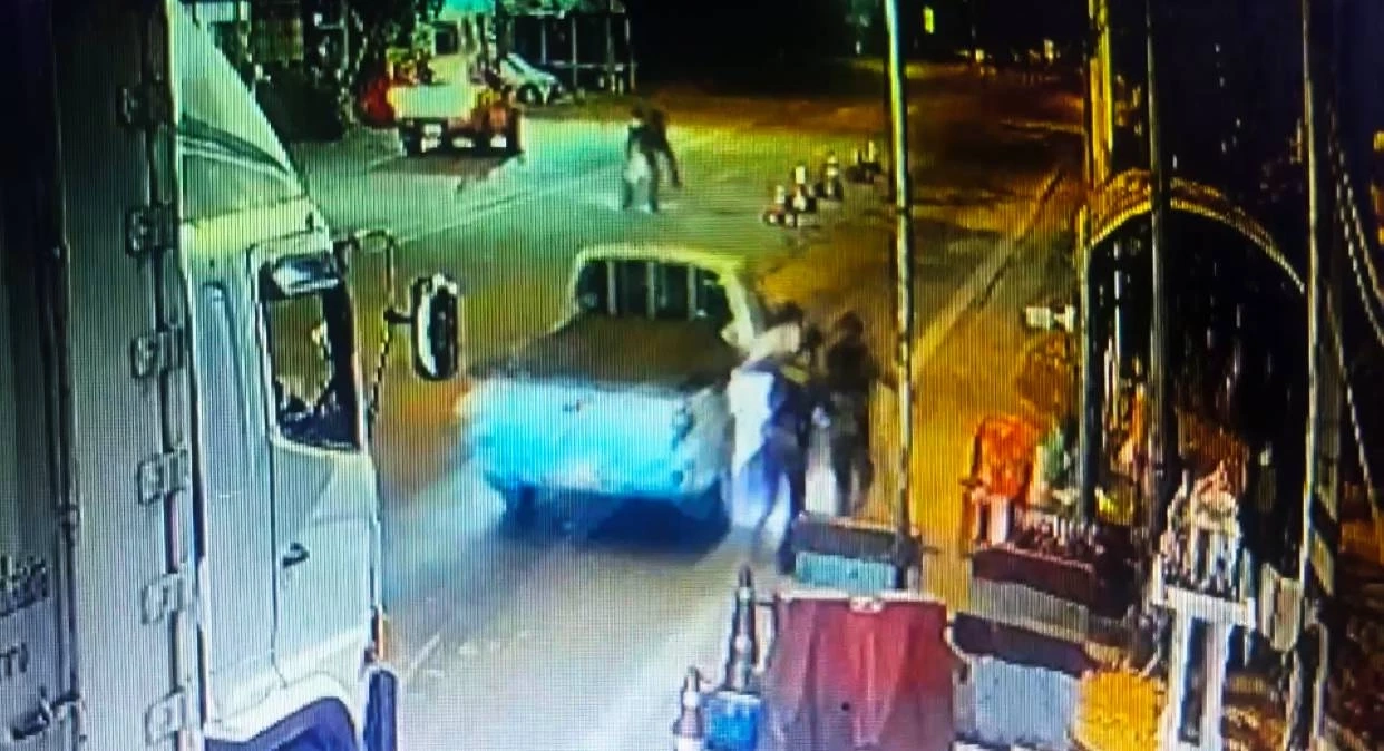 เปิดนาที! แก๊งยานรกซิ่งแหกด่าน ไปไม่รอดตกถนน พบยาบ้า 3 ล้านเม็ด