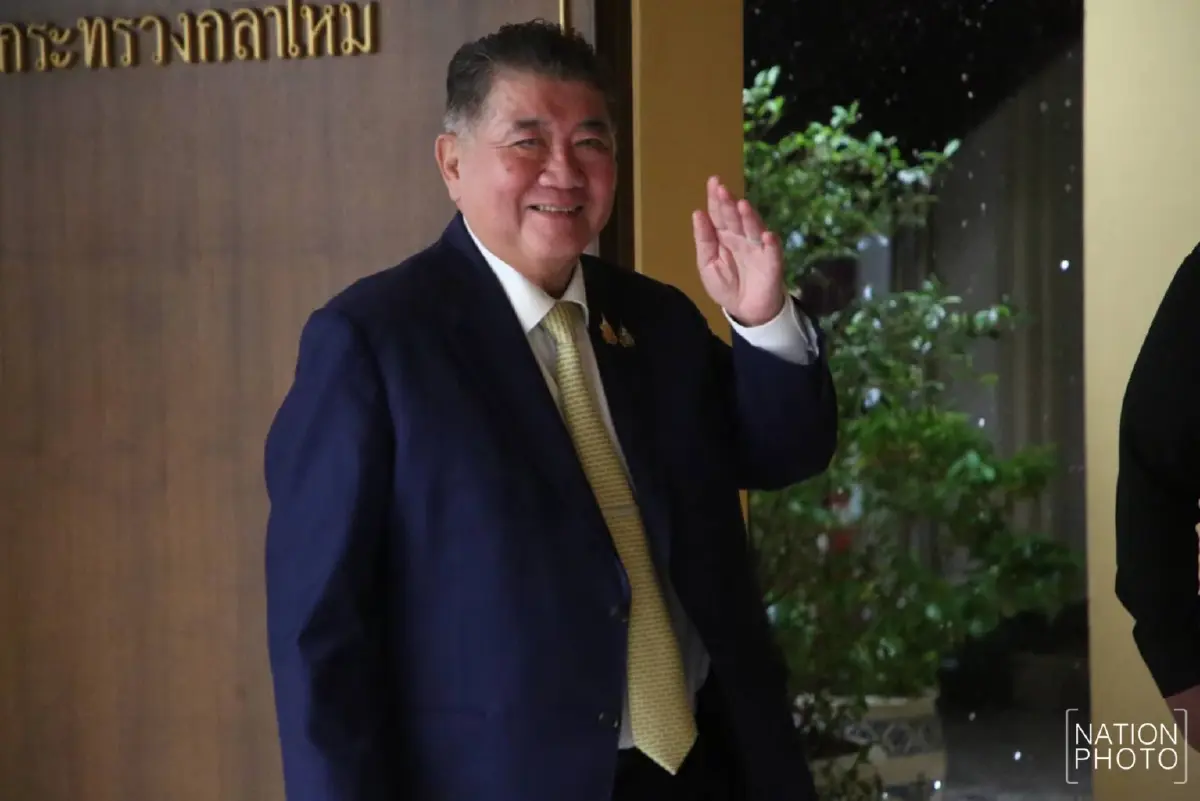 ภูมิธรรม เวชยชัย รองนายกฯและรมว.กลาโหม 