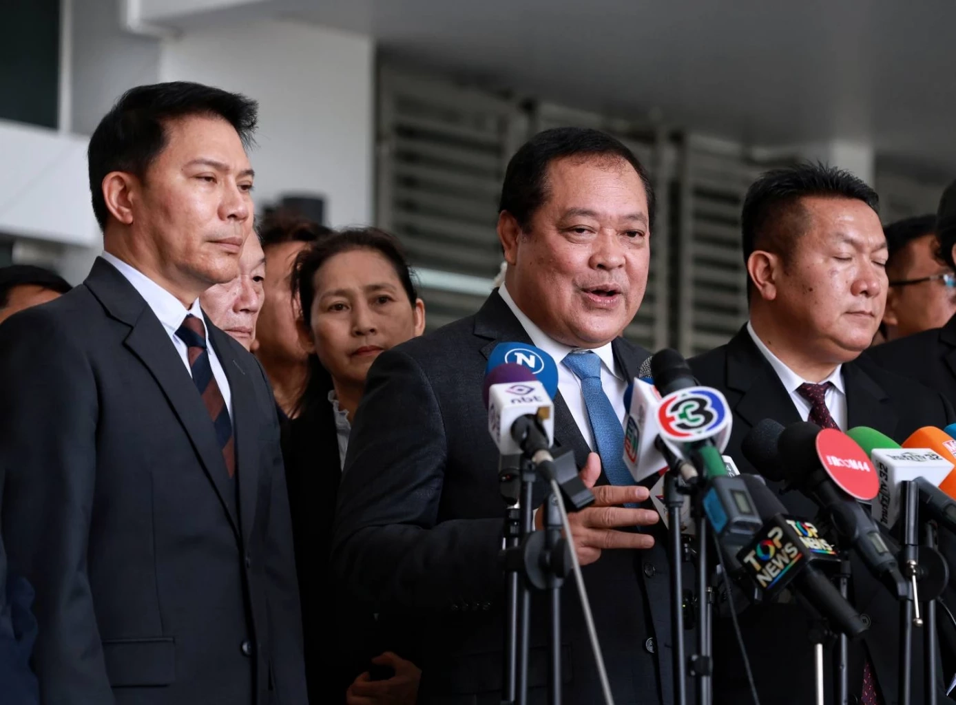 พันตำรวจตรี ยุทธนา - พันตำรวจเอก ทวี