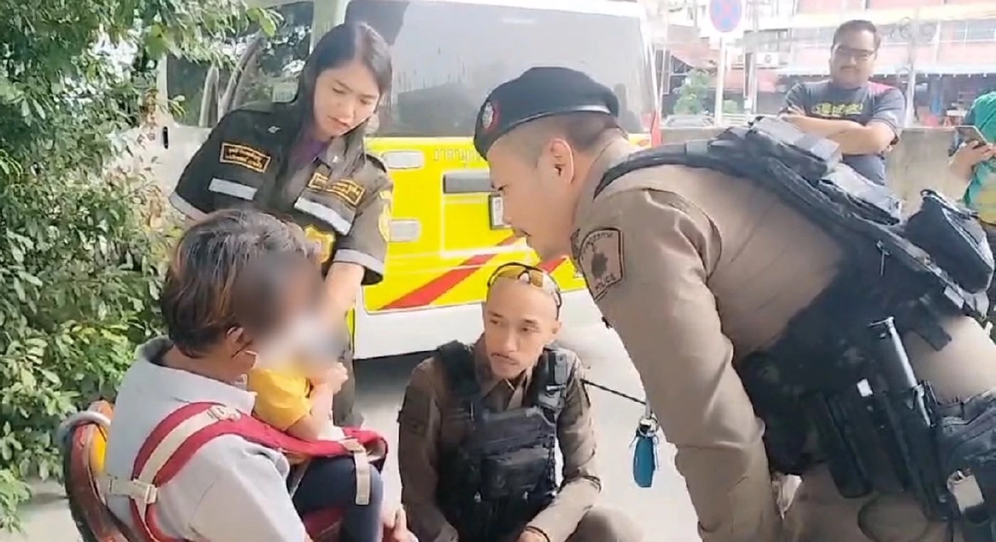 จุกอก! ป้าอุ้มหลานร่ำไห้ กู้ภัยเข้าช่วย บอกจะฆ่าตัวตาย เผยชีวิตดำดิ่ง