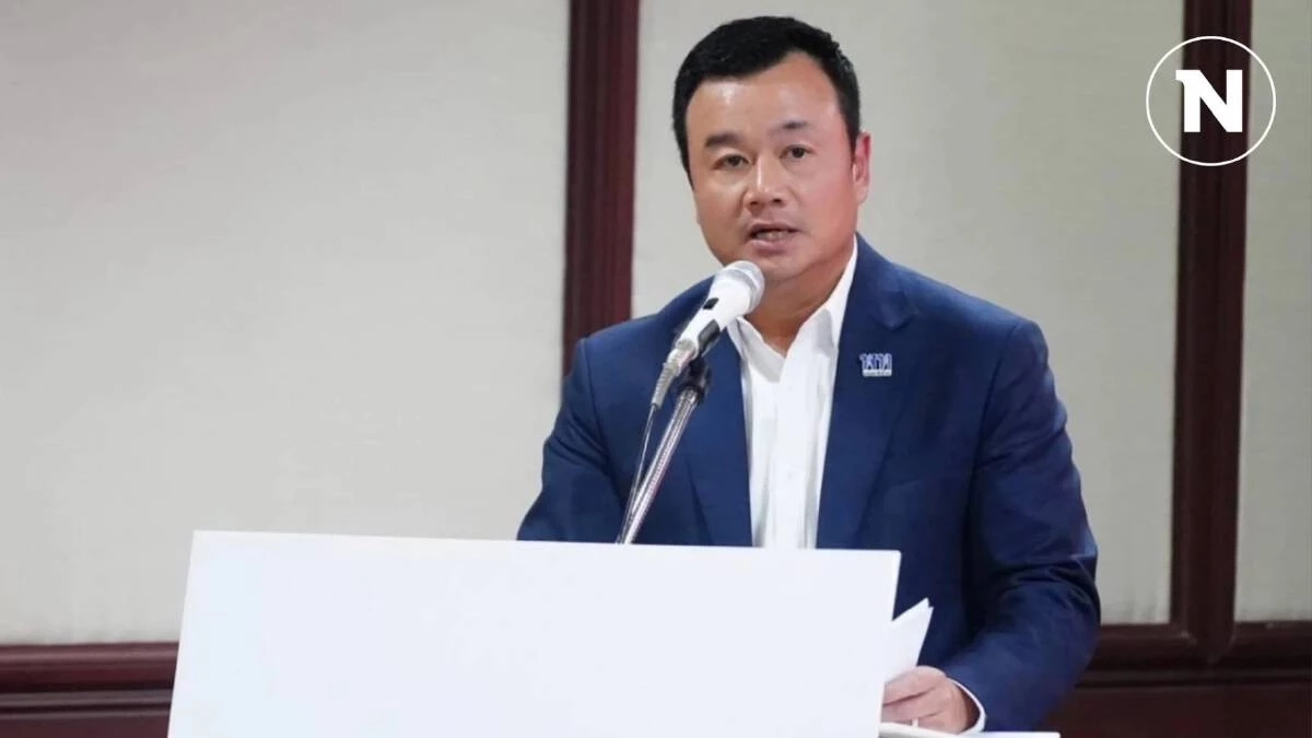 นายสรวงศ์ เทียนทอง รัฐมนตรีว่าการกระทรวงกีฬาและท่องเที่ยว ในฐานะเลขาธิการพรรคเพื่อไทย