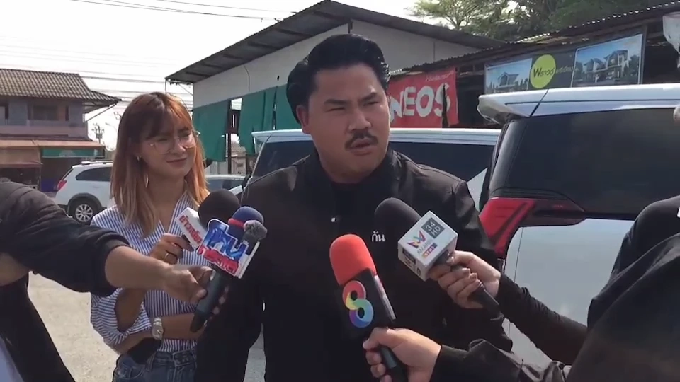 แม่ "เม้ง โอริโอ้" ก้มกราบ "กัน จอมพลัง" ขอโทษแทนลูก ไม่ได้ร่ำรวยตามที่ลูกอวด