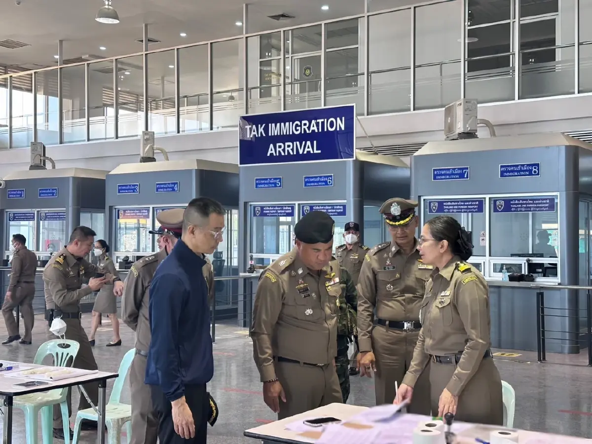 "รองเม่น" ลงพื้นที่สะพานมิตรภาพไทย-เมียนมาแห่งที่ 2 ให้กำลังใจ จนท.-กำชับการปฏิบัติ