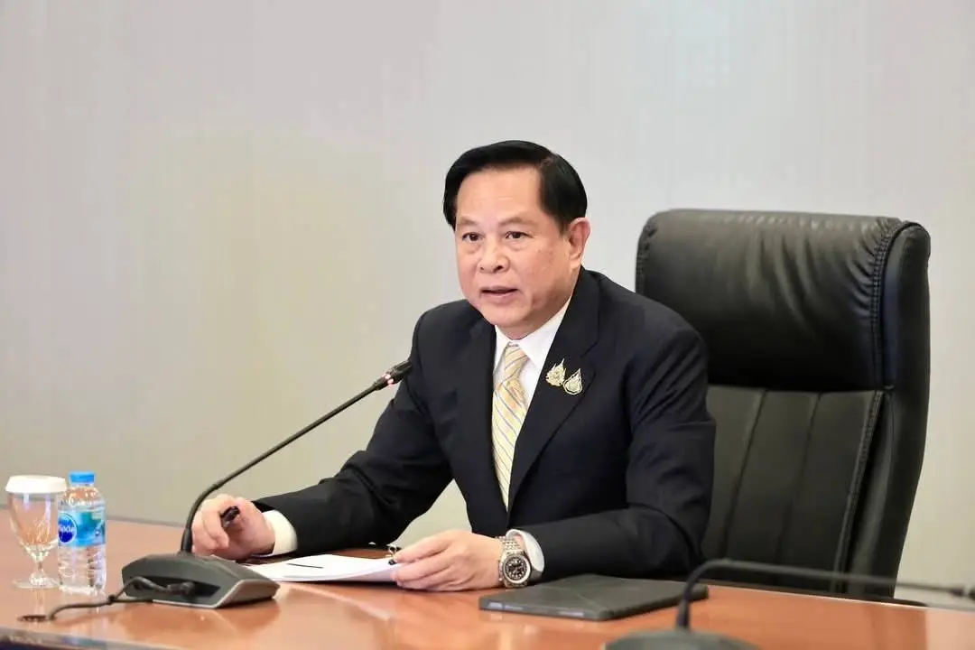 นายพีระพันธุ์ สาลีรัฐวิภาค รองนายกรัฐมนตรี และรัฐมนตรีว่าการกระทรวงพลังงาน