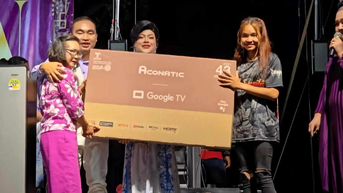 สีสัน LGBTQ! "ร่างเจ้าแม่ขาวทอง" อินฟลูเอนเซอร์ดังอุทัย สละโสด