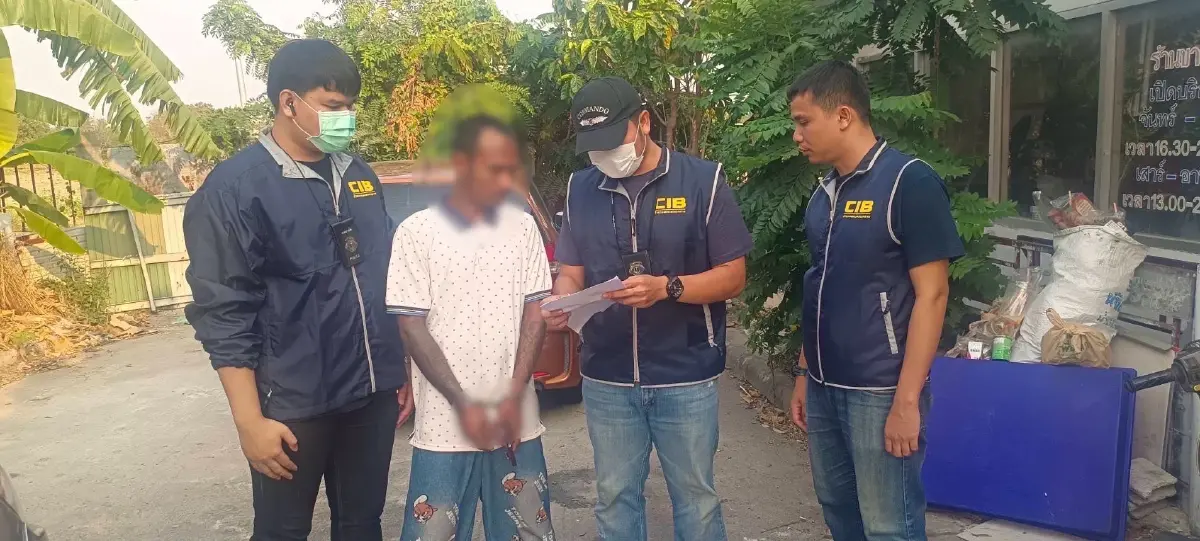 รวบอันธพาลแทงคอเพื่อนบ้านปางตาย ฉุนถูกเตือนโยนขวดลงถนน
