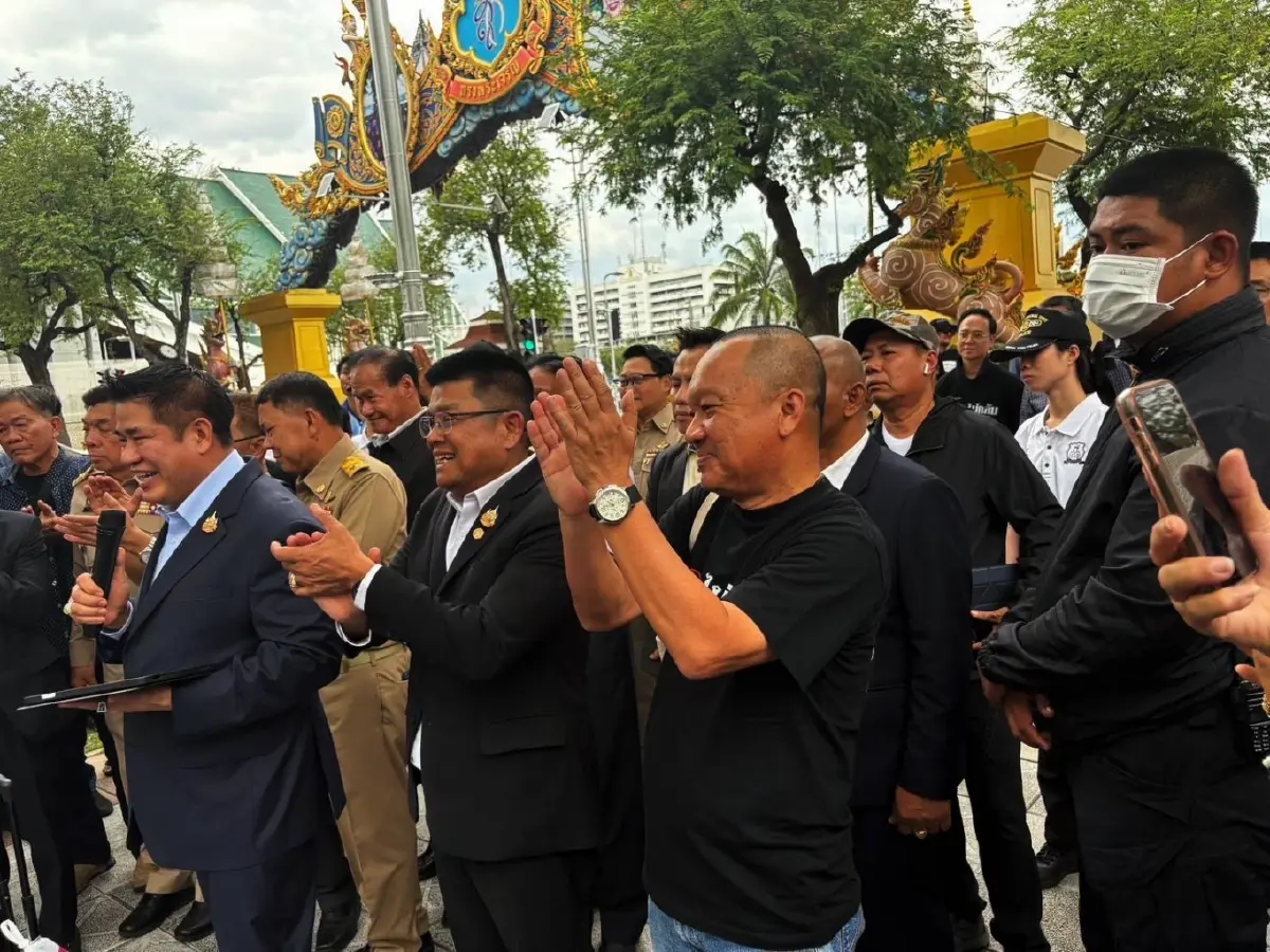"ธรรมนัส" รับปาก "ม็อบประมง" จี้เรื่องนำเรือออกนอกระบบ