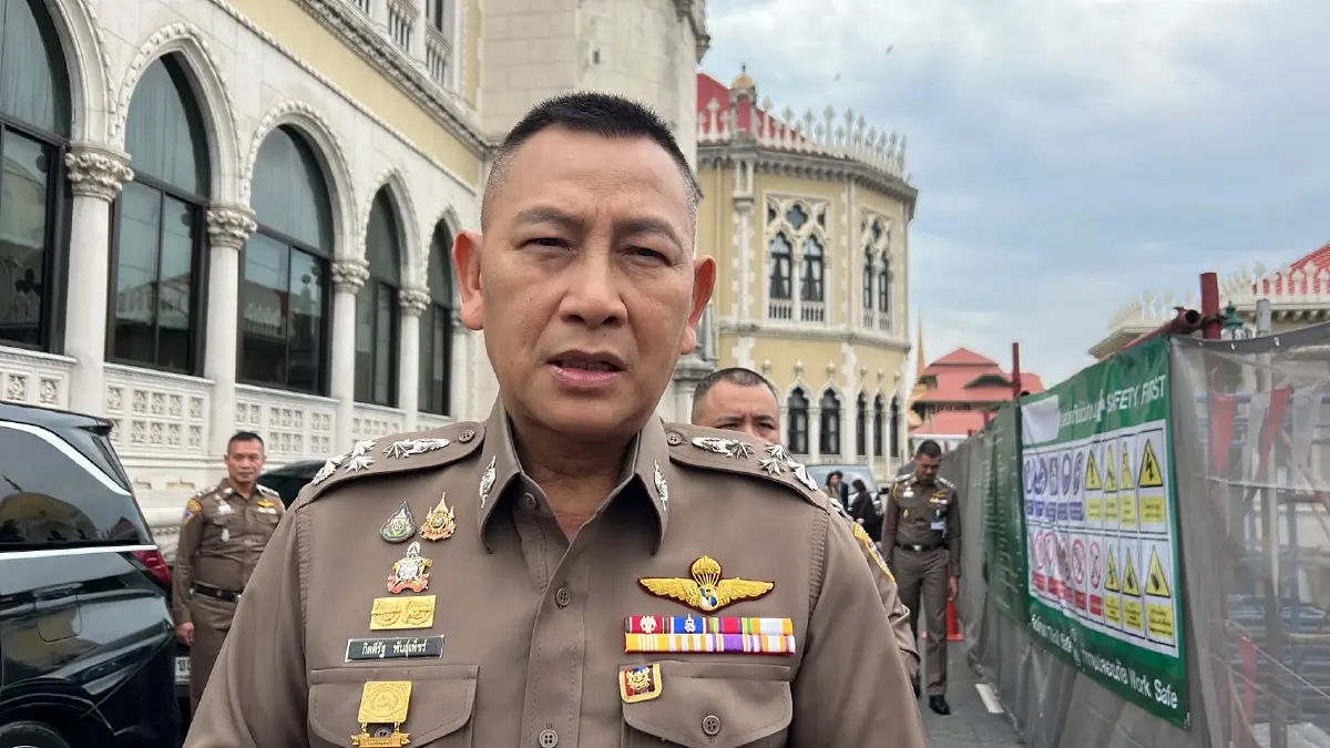 พลตำรวจเอกกิตติ์รัฐ พันธุ์เพ็ชร์  ผู้บัญชาการตำรวจแห่งชาติ 