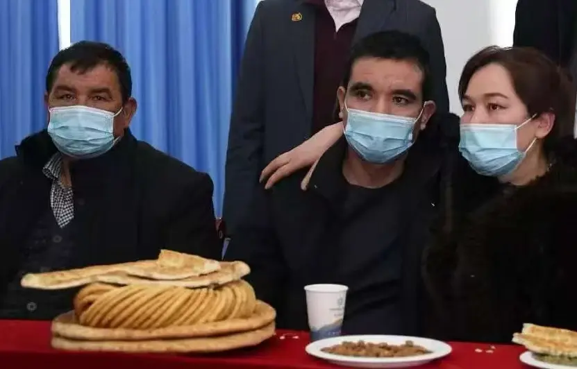 สถานทูตจีนประจำประเทศไทยเผยภาพ 40 ชาวอุยกูร์กลับถึงจีนแล้ว