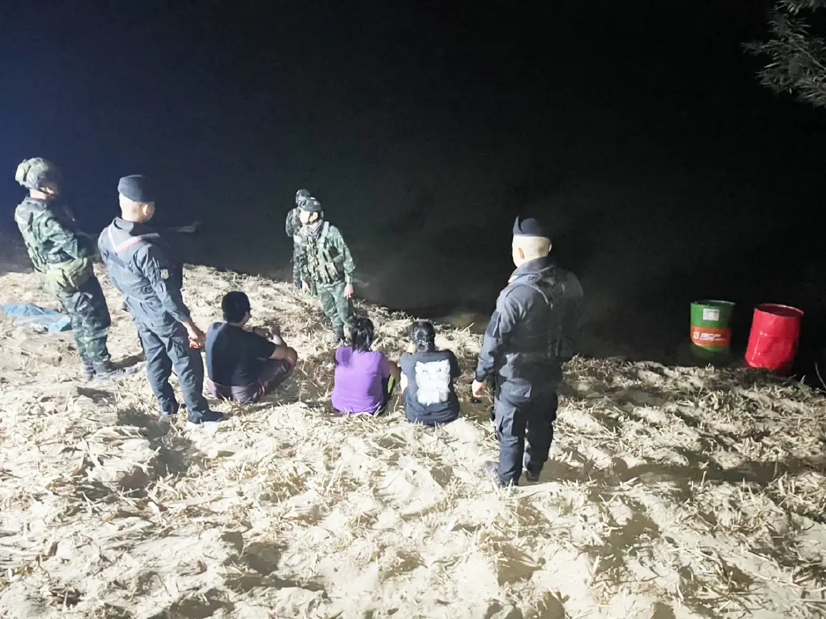 ทหารจับ 2 ไทย 1 เมียนมา แอบลอบขนน้ำมันดีเซล 800 ลิตร ไปขายเมียนมา