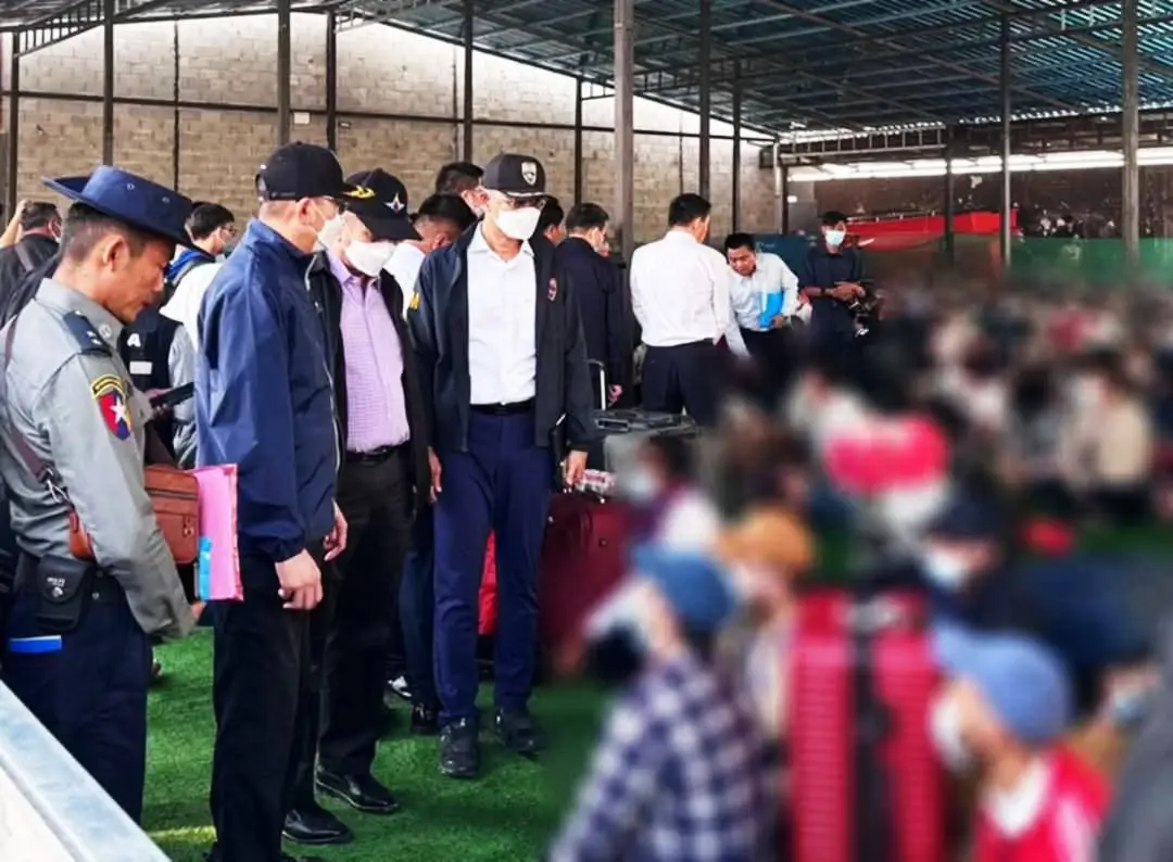"หลิว จงอี" ตรวจเหยื่อแก๊งคอลเซ็นเตอร์ที่ค่ายทหาร BGF.