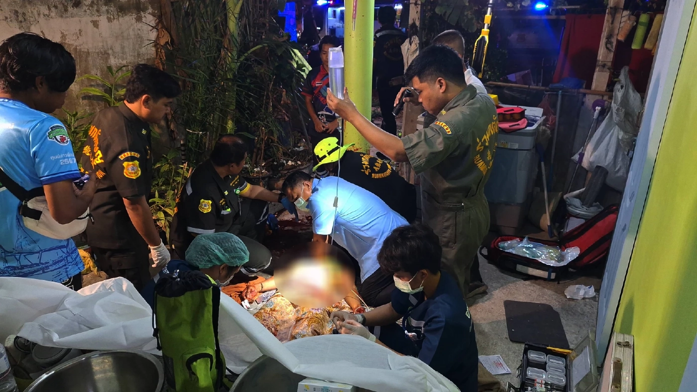 ชีวิตพังเพราะยาเสพติด! ลูกชายคลั่งหลอนยา สังหารแม่วัย 67 ปี ดับ