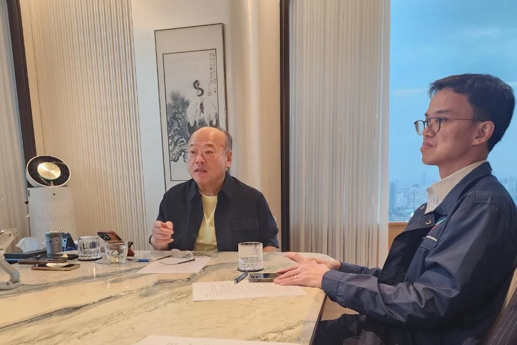 "นายวีรวัฒน์ ปัณฑวังกูร" ประธานเจ้าหน้าที่บริหาร บริษัท อู่ตะเภา อินเตอร์เนชั่นแนล เอวิเอชั่น จำกัด (UTA) (คนขวามือ)