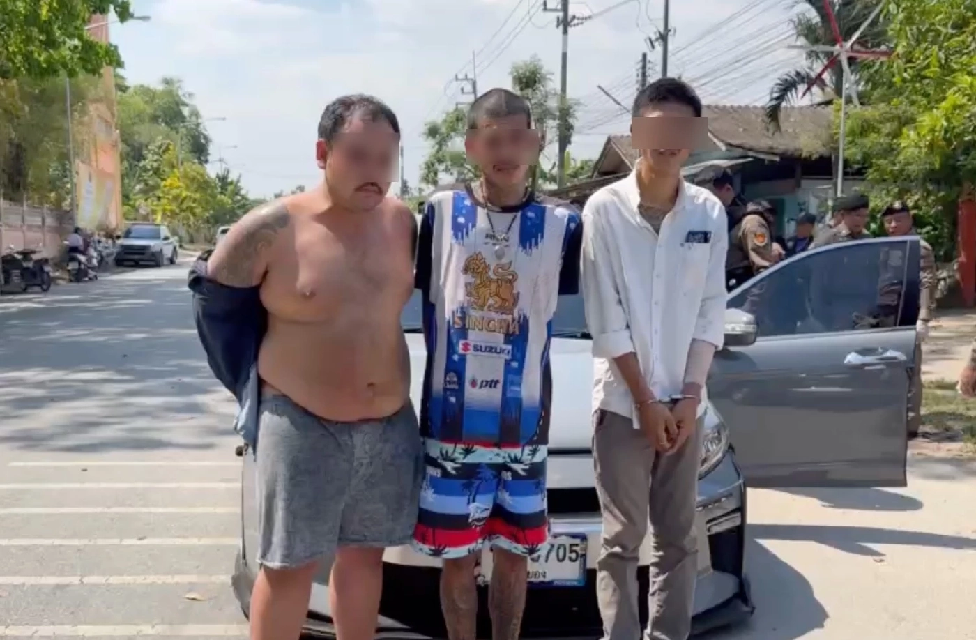 ระทึก ! พ่อค้ายาซิ่งเก๋งยิงฝ่าด่าน เปิดทางหนีตำรวจ สุดท้ายไม่รอด